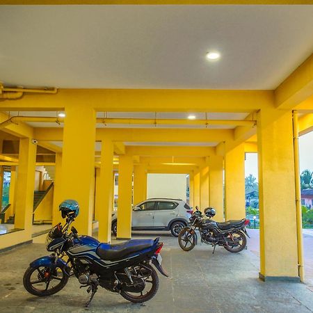 Alaya Stays 1 Bhk With Balcony & Pool - Veera Marina カンドリム エクステリア 写真