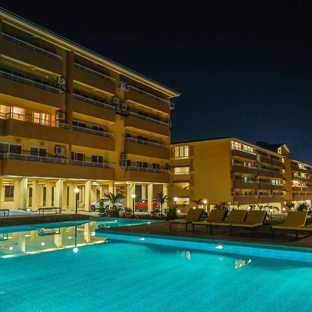 Alaya Stays 1 Bhk With Balcony & Pool - Veera Marina カンドリム エクステリア 写真