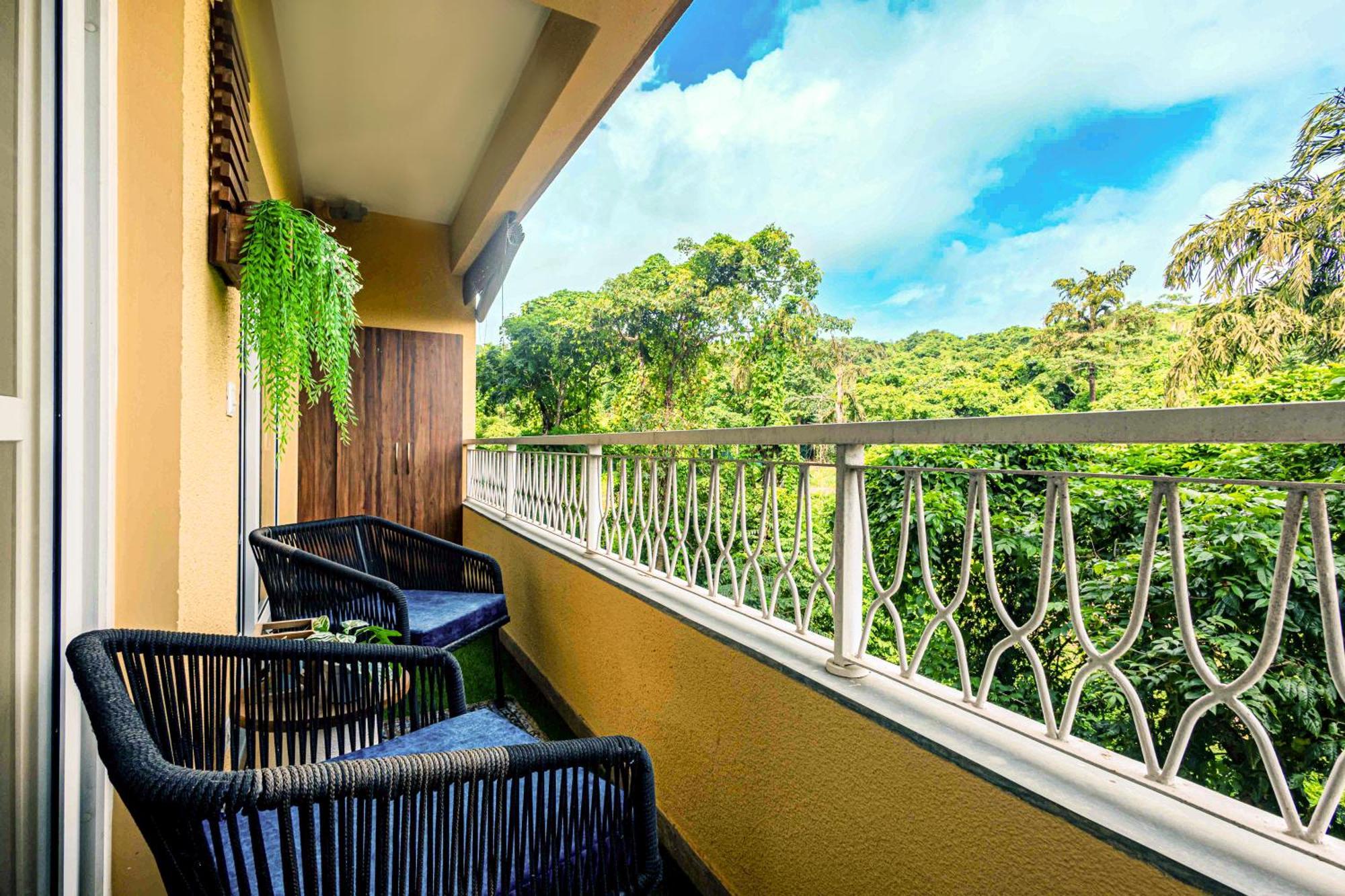 Alaya Stays 1 Bhk With Balcony & Pool - Veera Marina カンドリム エクステリア 写真