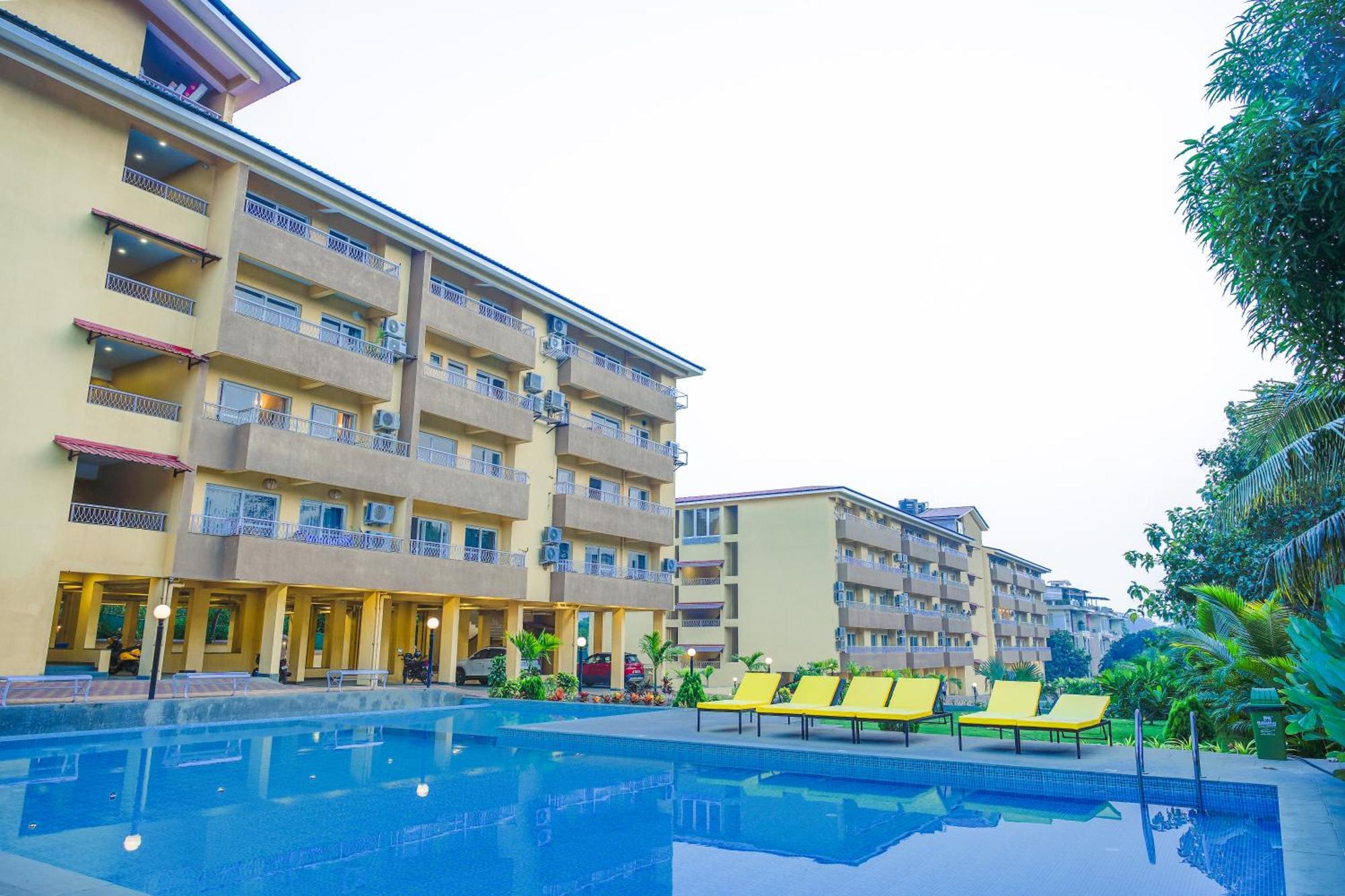 Alaya Stays 1 Bhk With Balcony & Pool - Veera Marina カンドリム エクステリア 写真