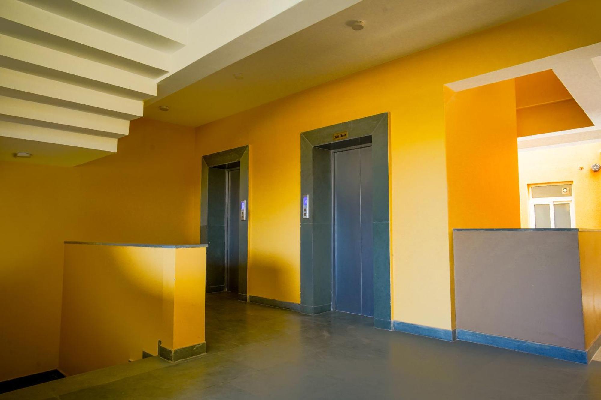 Alaya Stays 1 Bhk With Balcony & Pool - Veera Marina カンドリム エクステリア 写真