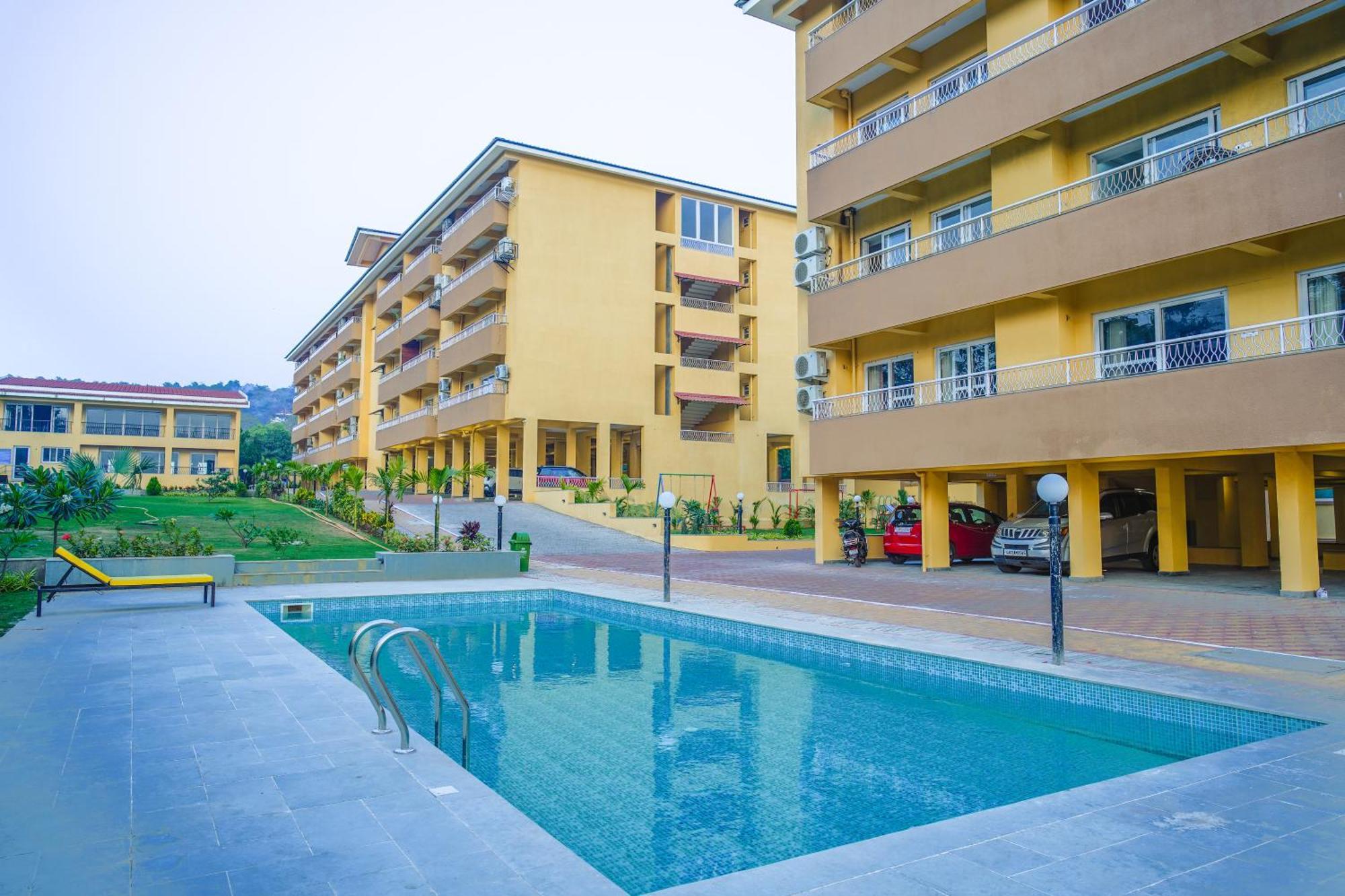 Alaya Stays 1 Bhk With Balcony & Pool - Veera Marina カンドリム エクステリア 写真