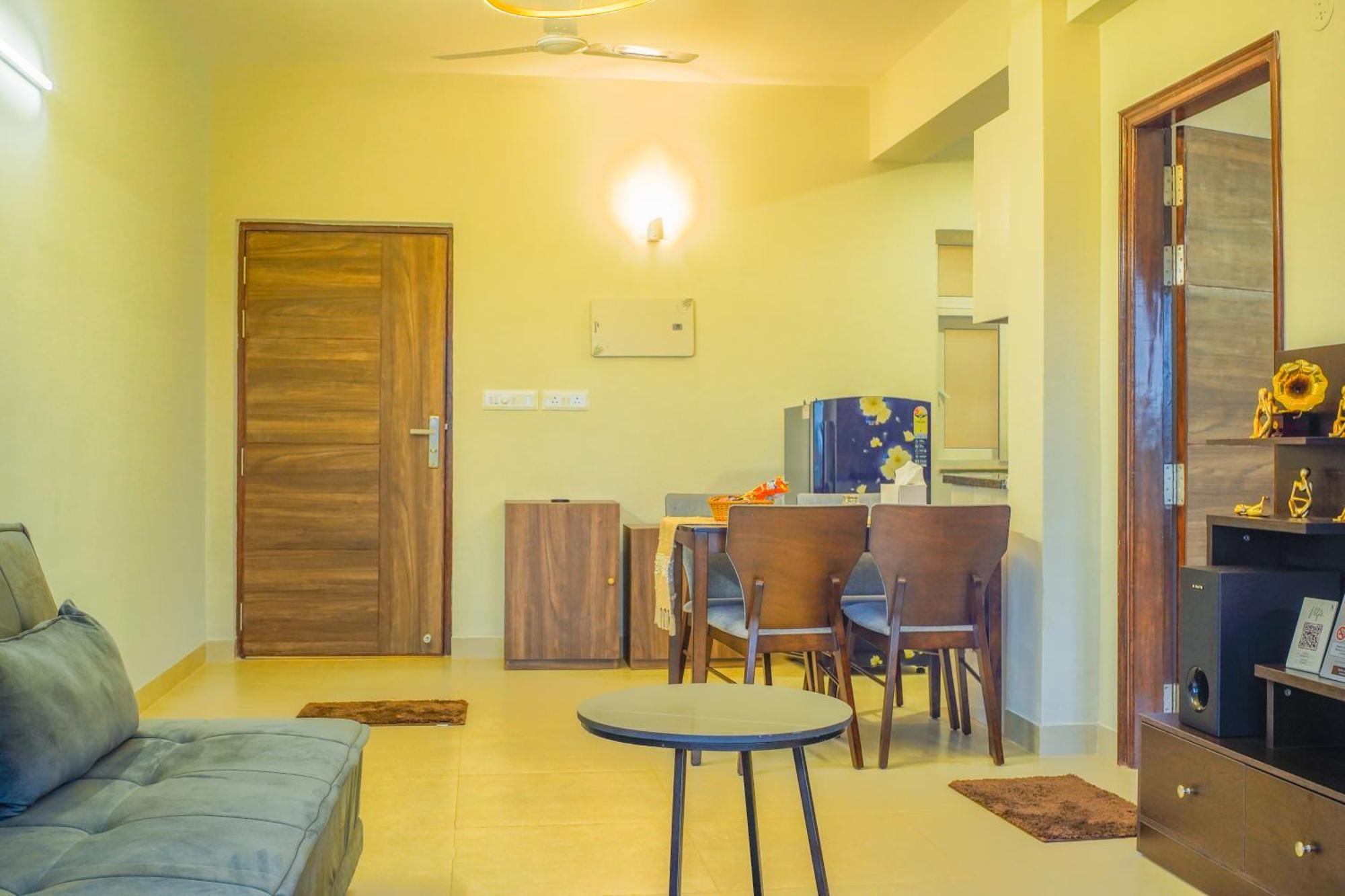 Alaya Stays 1 Bhk With Balcony & Pool - Veera Marina カンドリム エクステリア 写真