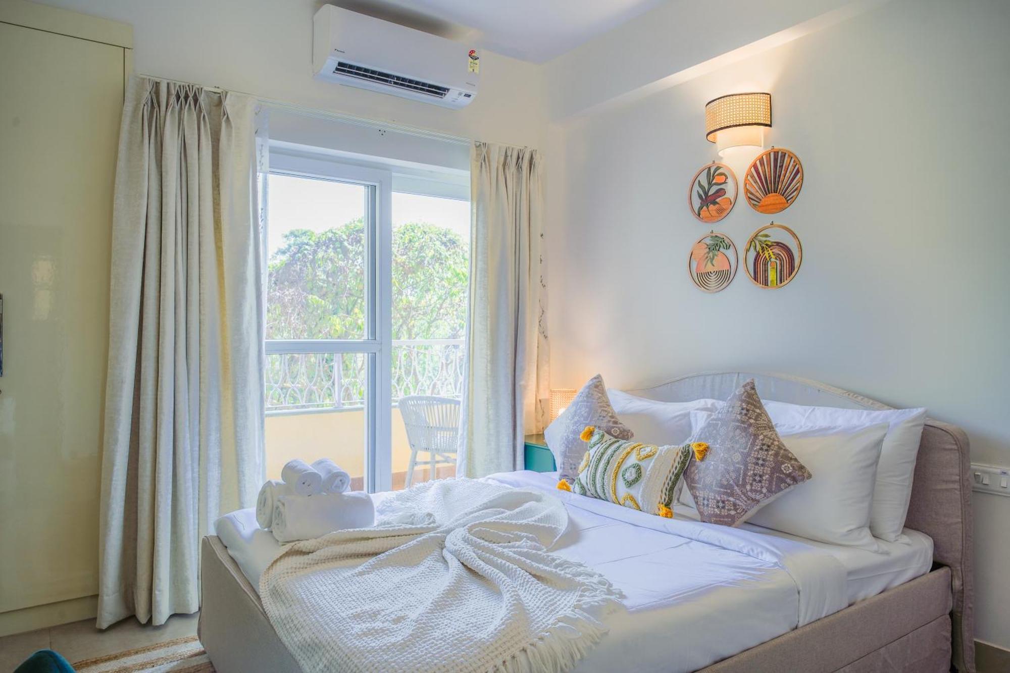 Alaya Stays 1 Bhk With Balcony & Pool - Veera Marina カンドリム エクステリア 写真