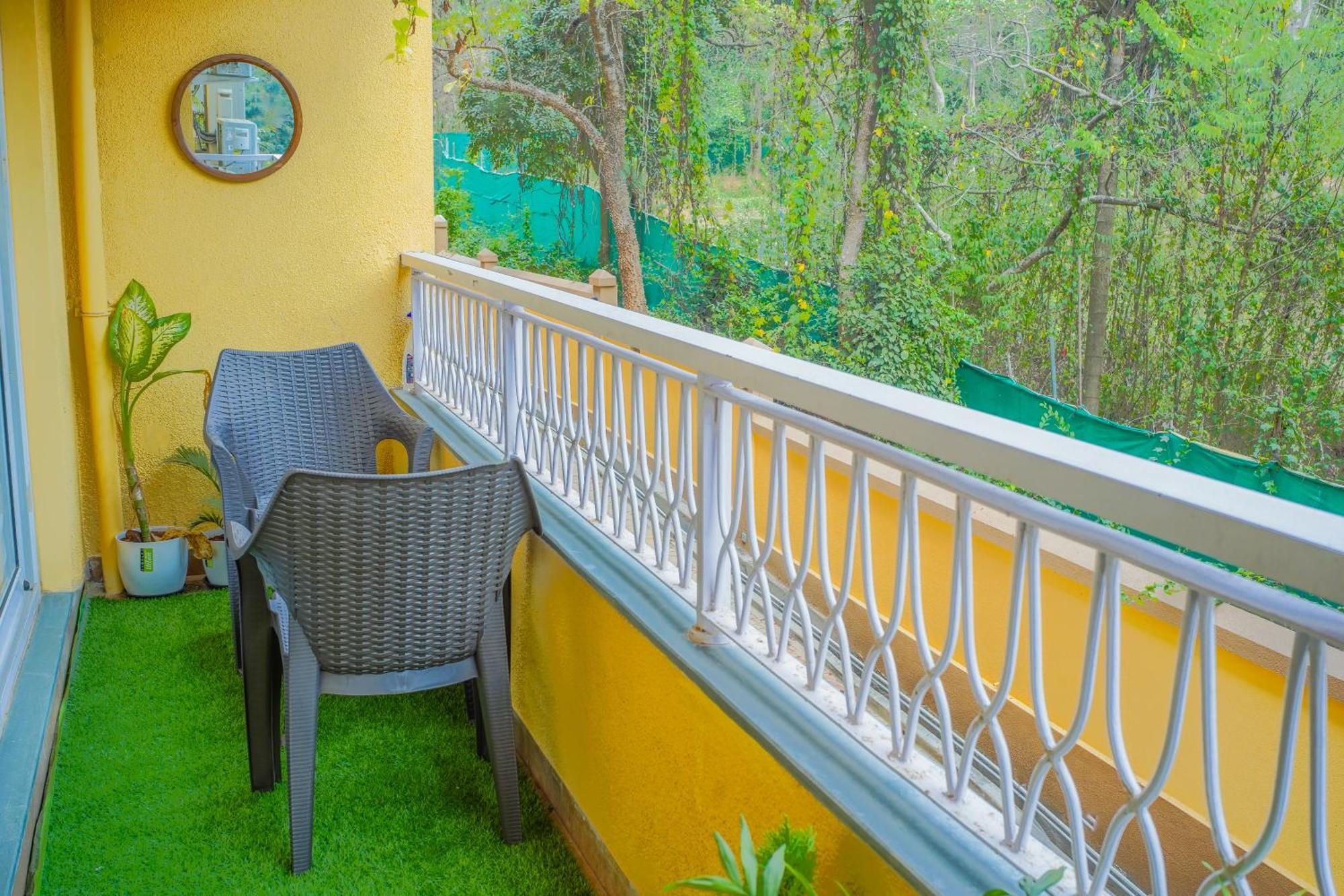 Alaya Stays 1 Bhk With Balcony & Pool - Veera Marina カンドリム エクステリア 写真