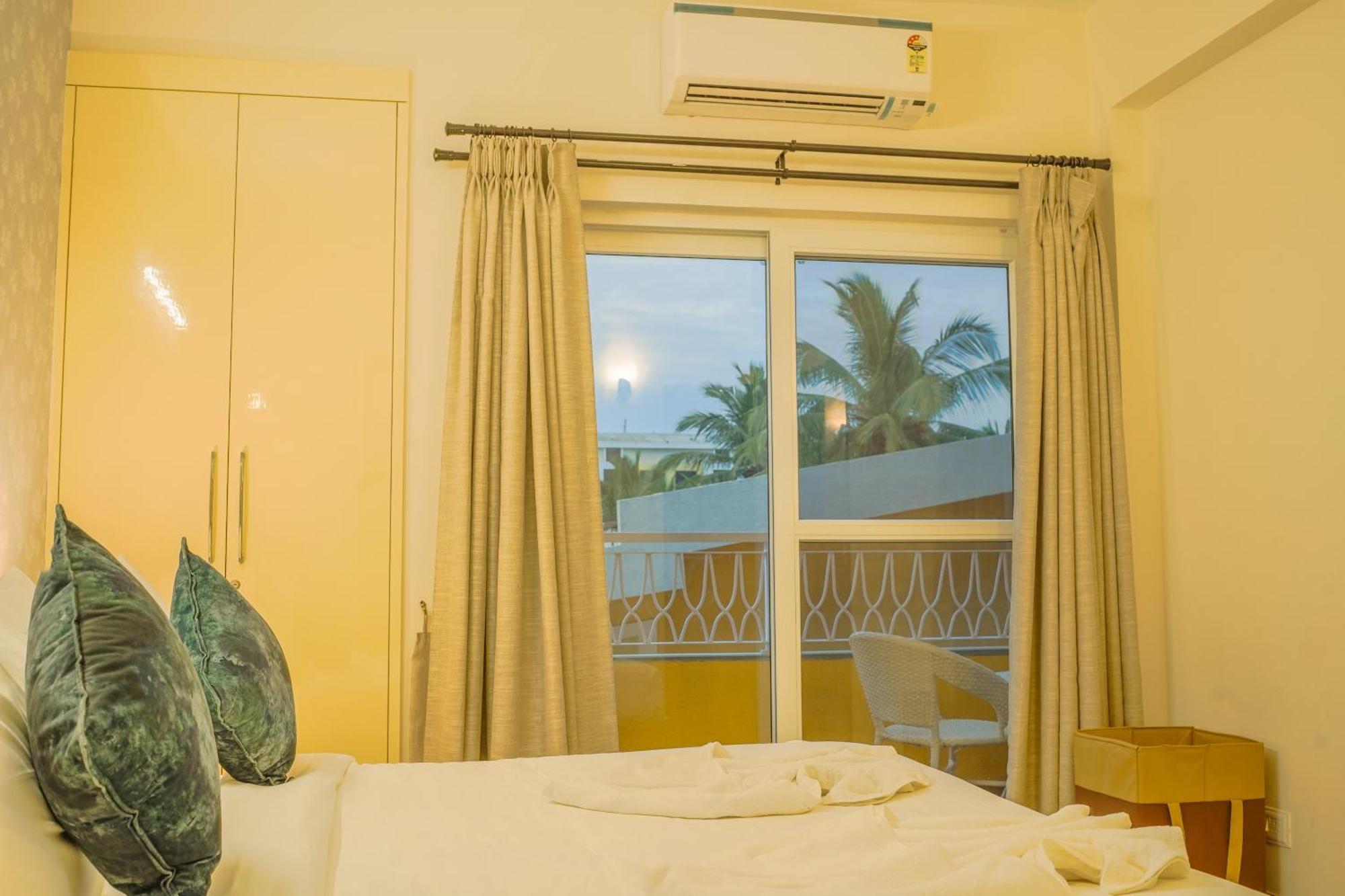 Alaya Stays 1 Bhk With Balcony & Pool - Veera Marina カンドリム エクステリア 写真